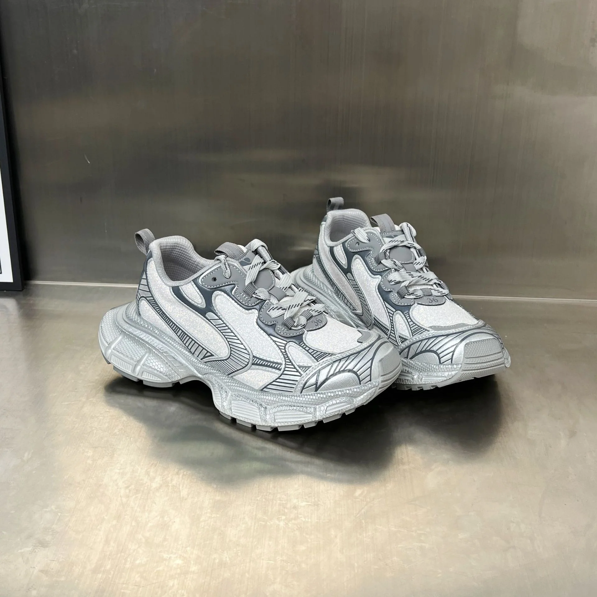 Damen Sportliche Multifunktions-Sneaker mit atmungsaktiver Mesh-Oberfläche und rutschfester Sohle Heidi Mode - Image 4