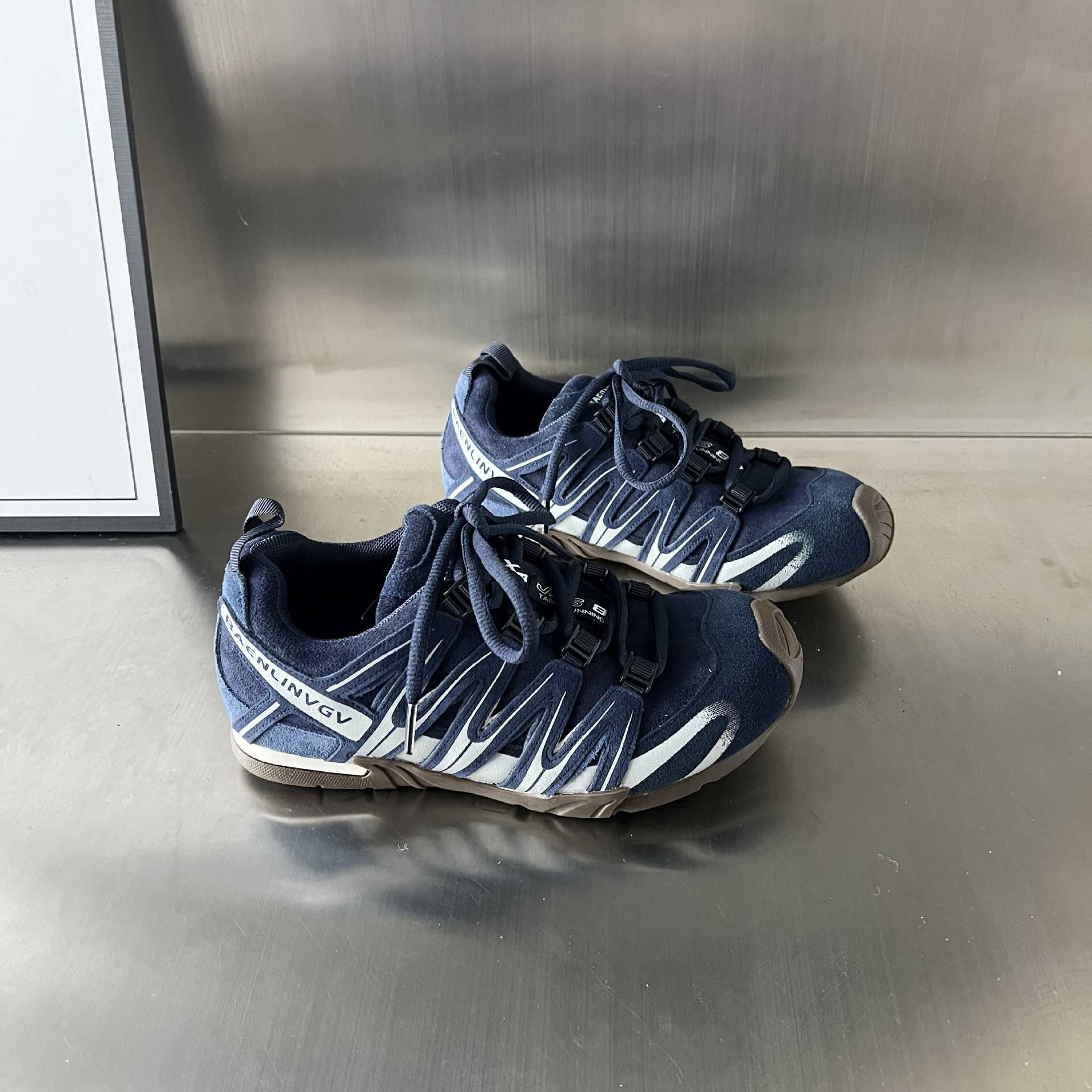 Damen Sportliche Outdoor-Sneaker mit atmungsaktiver Obermaterialstruktur und rutschfester Sohle Heidi Mode - Image 4