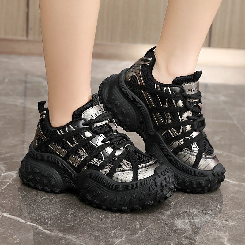Damen Sportliche Outdoor Sneakers mit atmungsaktiver Mesh-Konstruktion und stabiler Profilsohle Heidi Mode - Image 4