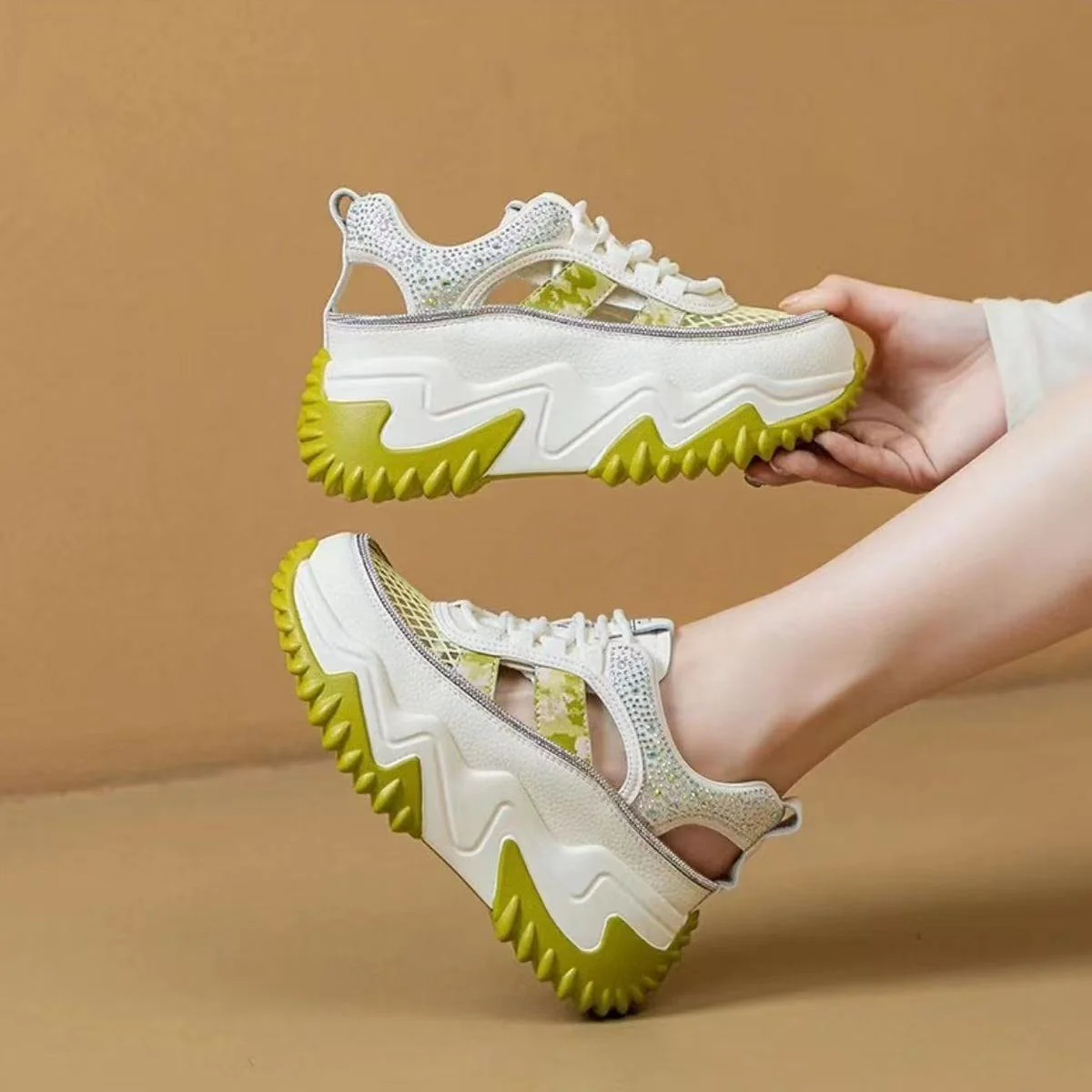 Damen Sportliche Plateau-Sneaker mit atmungsaktivem Mesh und rutschfester Sohle Heidi Mode - Image 2