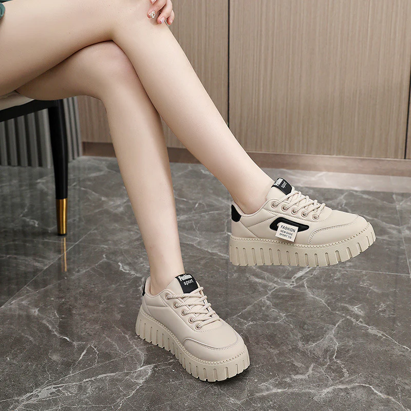 Damen sportliche Plateau-Sneaker mit atmungsaktivem Obermaterial und rutschfester Sohle Heidi Mode - Image 3