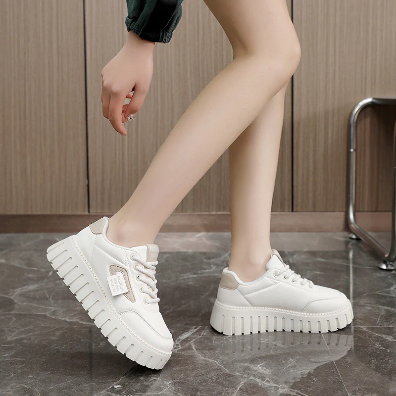 Damen sportliche Plateau-Sneaker mit atmungsaktivem Obermaterial und rutschfester Sohle Heidi Mode - Image 4