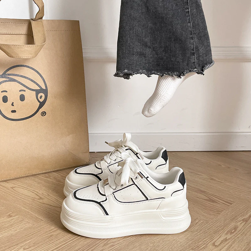 Damen Sportliche Plateau Sneaker mit ausgeprägter Dämpfung und modischem Design Heidi Mode - Image 2