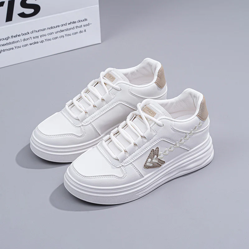 Damen Sportliche Plateau-Sneaker mit eleganten Details und atmungsaktivem Obermaterial Heidi Mode - Image 4