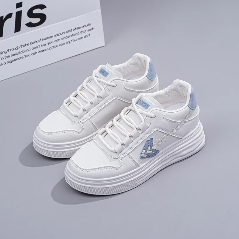 Damen Sportliche Plateau-Sneaker mit eleganten Details und atmungsaktivem Obermaterial Heidi Mode - Image 7
