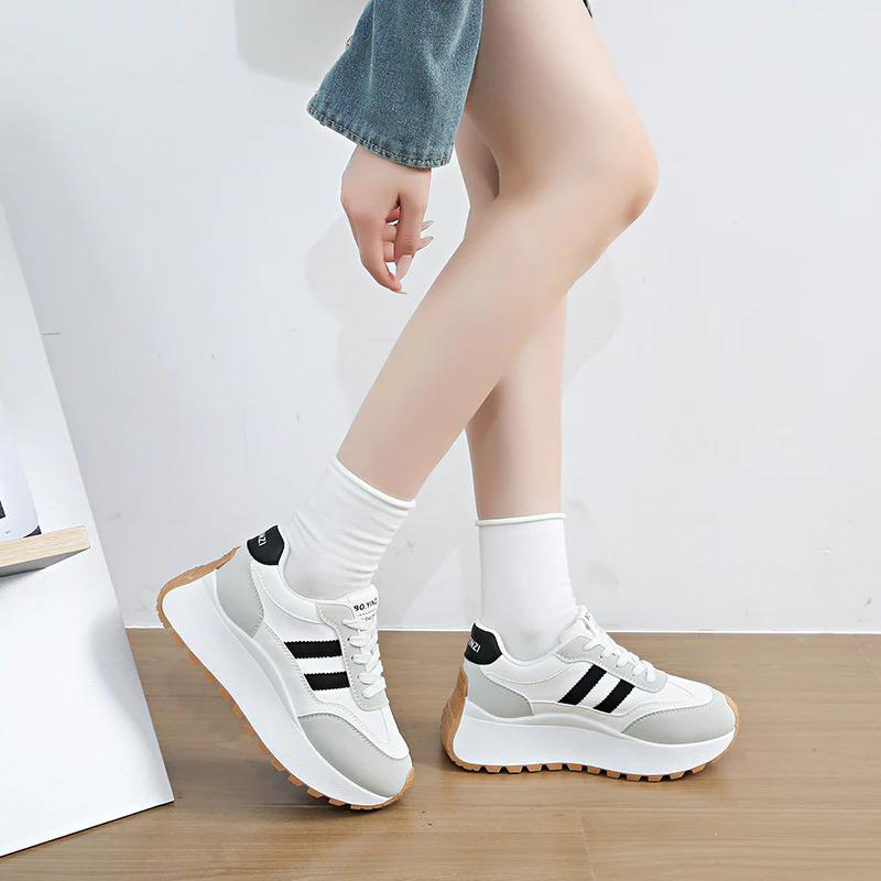Damen sportliche Plateau Sneakers mit atmungsaktiver Mesh-Oberfläche Heidi Mode - Image 3