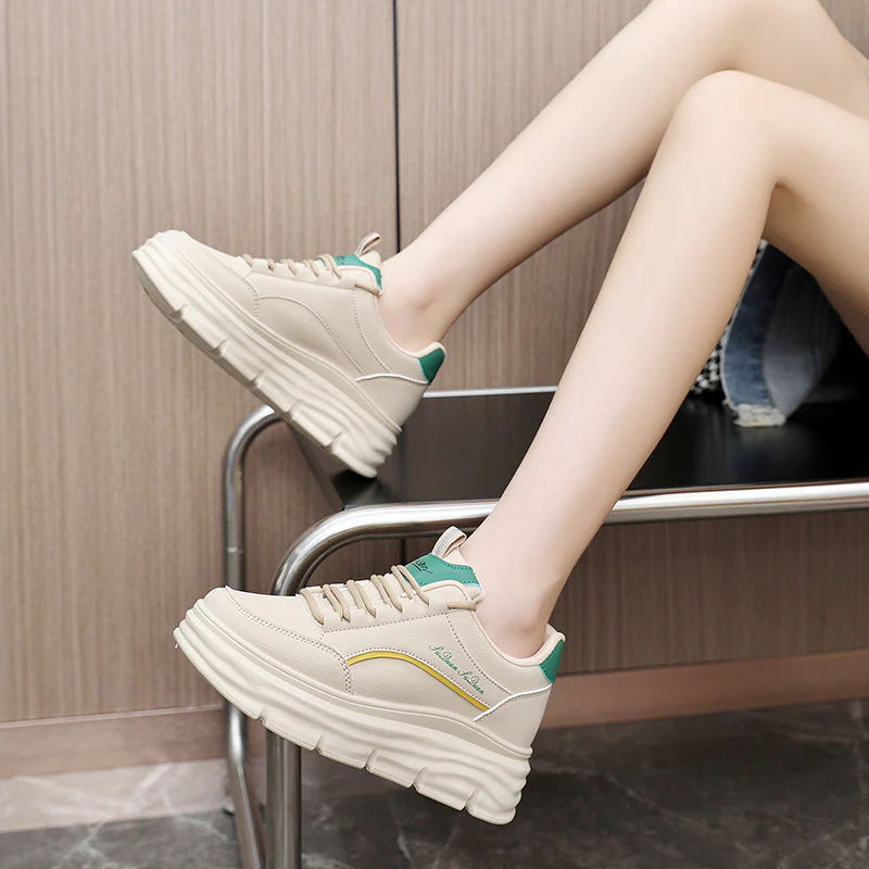 Damen Sportliche Plateau Sneakers mit atmungsaktiver Oberflächenstruktur und dämpfender Laufsohle Heidi Mode - Image 3