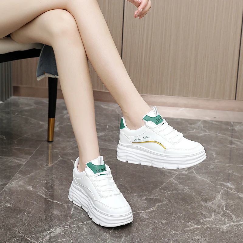 Damen Sportliche Plateau Sneakers mit atmungsaktiver Oberflächenstruktur und dämpfender Laufsohle Heidi Mode - Image 4