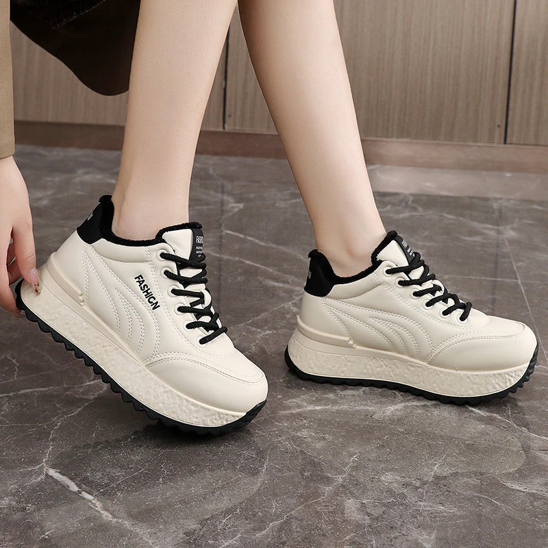 Damen sportliche Plateau Sneakers mit kuscheligem Innenfutter und rutschfester Laufsohle Heidi Mode - Image 3
