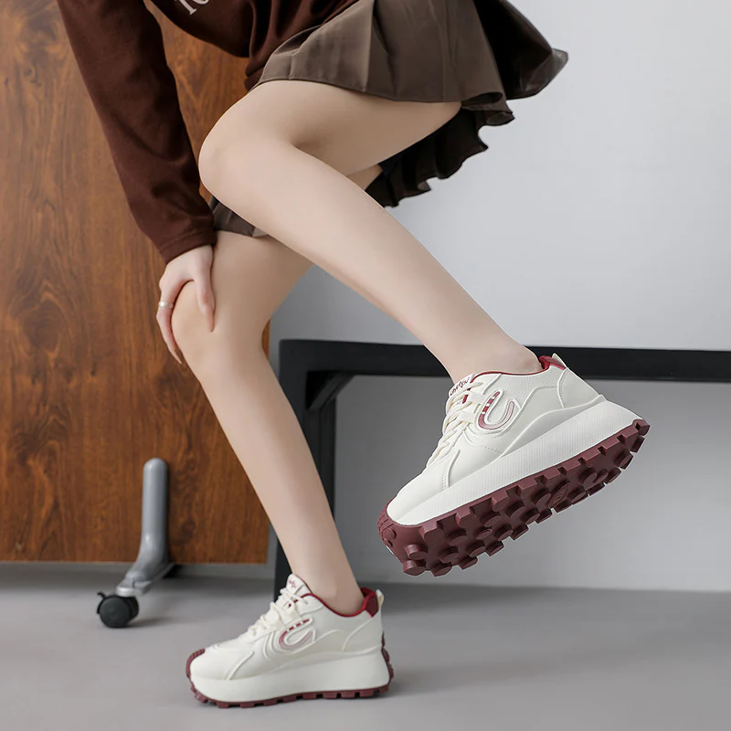 Damen Sportliche Plateau Sneakers mit modischem Design und rutschfester Sohle Heidi Mode - Image 3