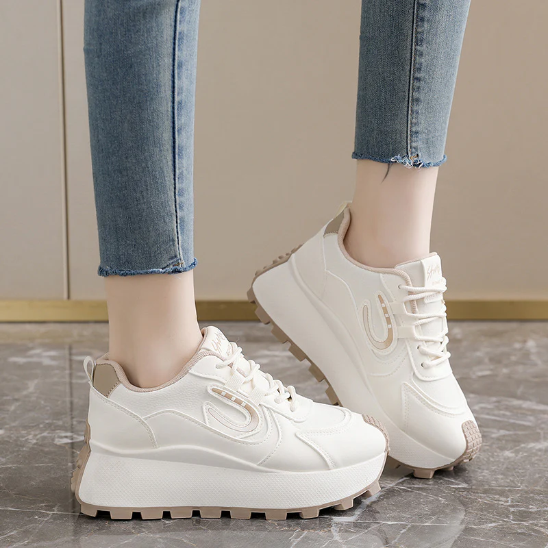 Damen Sportliche Plateau Sneakers mit modischem Design und rutschfester Sohle Heidi Mode - Image 4