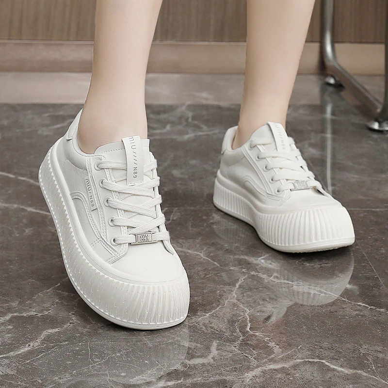 Damen Sportliche Plateau Sneakers mit rutschfester Sohle und atmungsaktivem Obermaterial Heidi Mode - Image 4