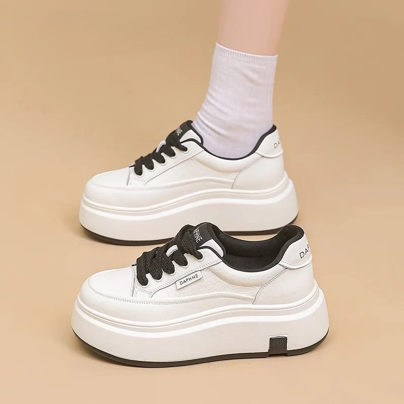 Damen Sportliche Plateausneaker mit ergonomischer Dämpfung und modernem Design Heidi Mode - Image 3
