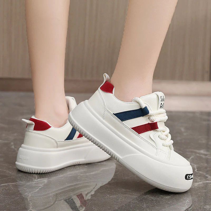 Damen Sportliche Plateausneaker mit modischen Akzenten und atmungsaktiver Sohle Heidi Mode - Image 4