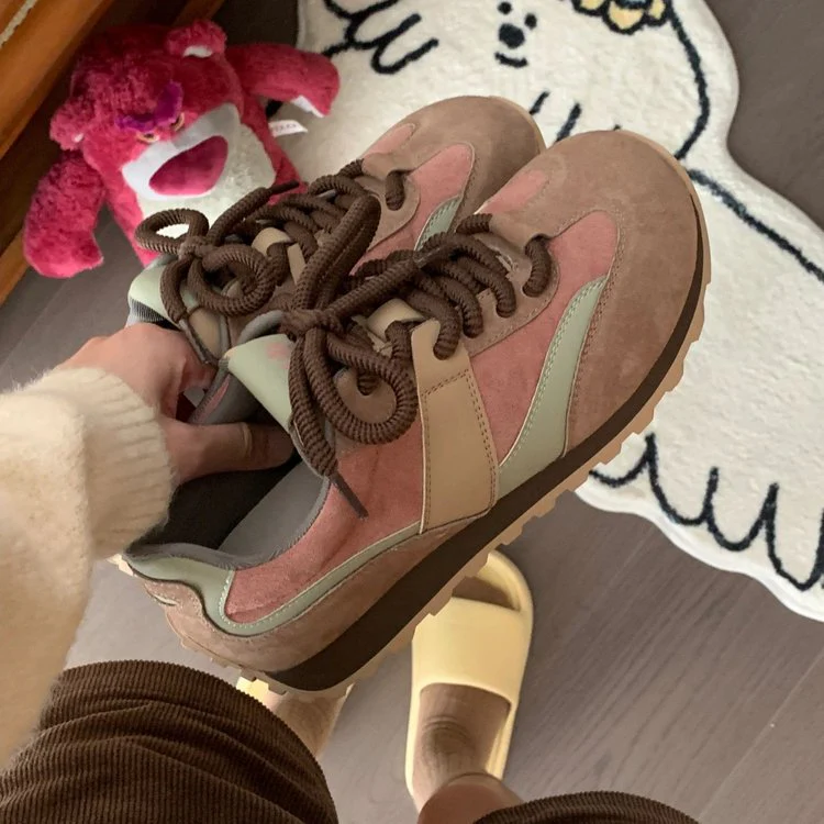 Damen Sportliche Retro Sneakers mit hochqualitativem Obermaterial und dämpfender Sohle Heidi Mode - Image 2