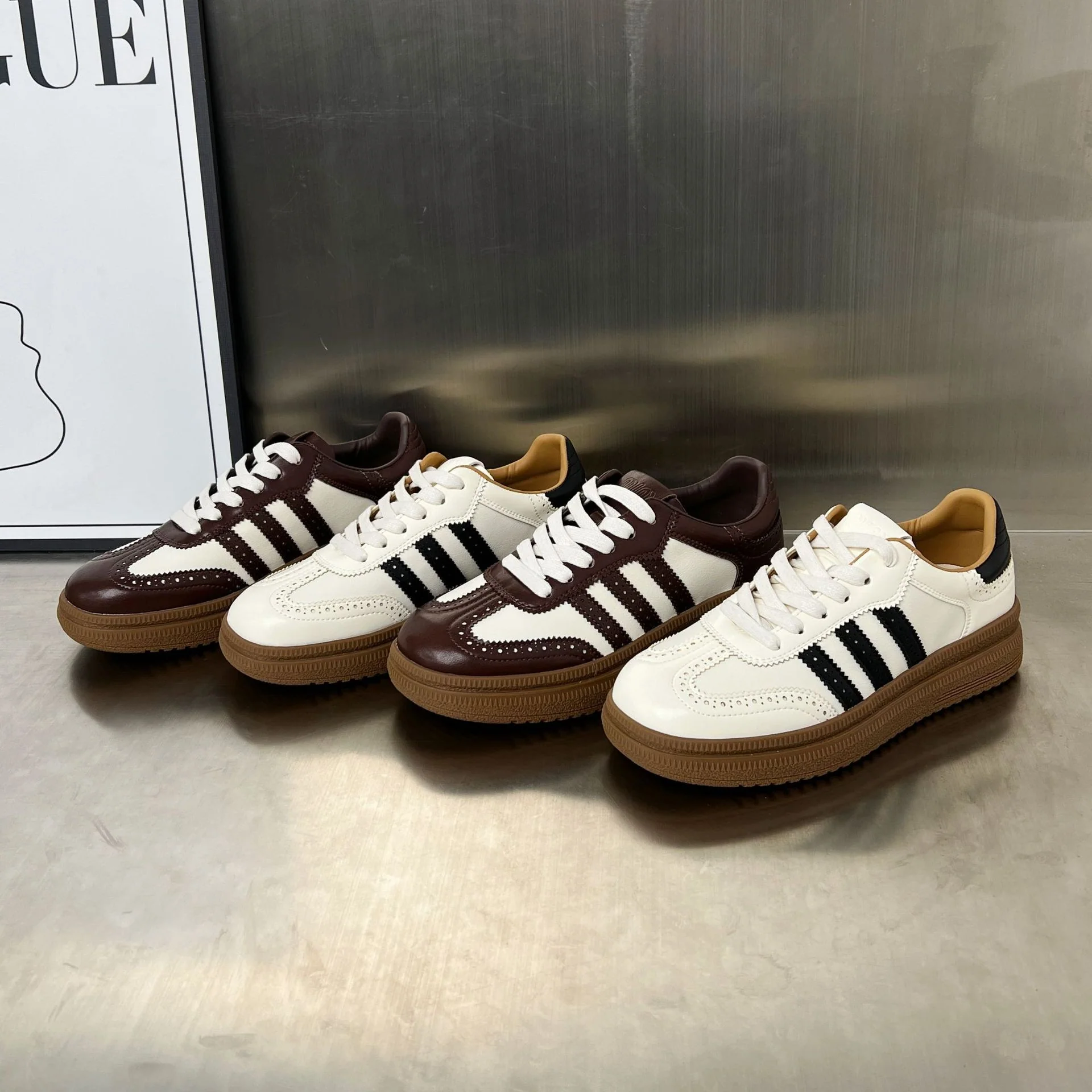 Damen sportliche Retro-Sneakers mit klassischem Design und atmungsaktiver Oberkonstruktion Heidi Mode - Image 3