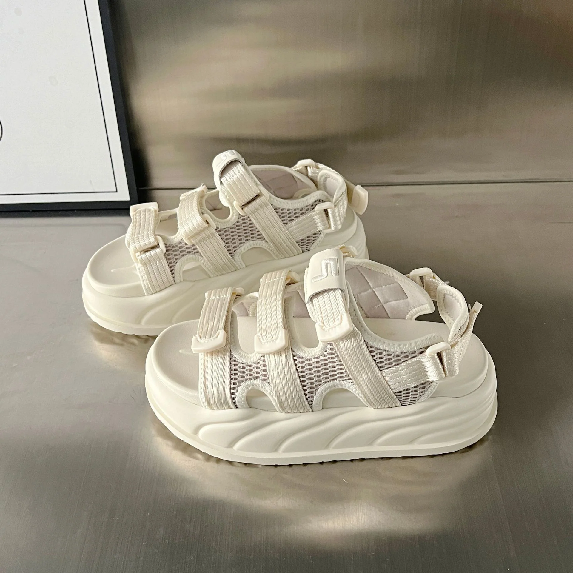 Damen Sportliche Sandalen mit verstellbaren Riemen und dämpfender Sohle Heidi Mode - Image 7