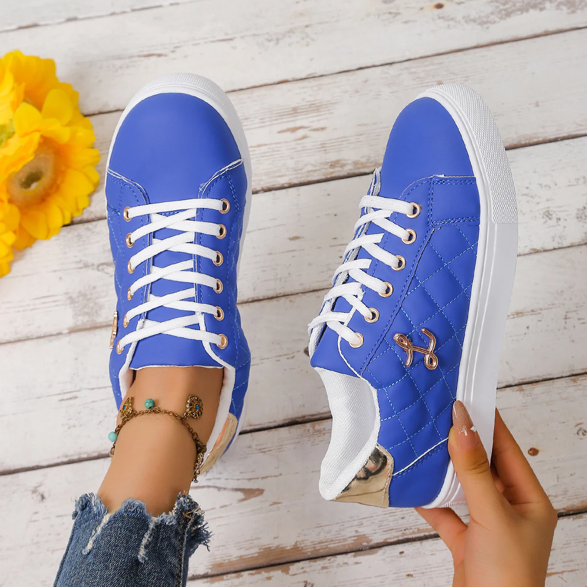 Damen Sportliche Schnür-Sneaker mit elegantem Steppdesign Heidi Mode - Image 4