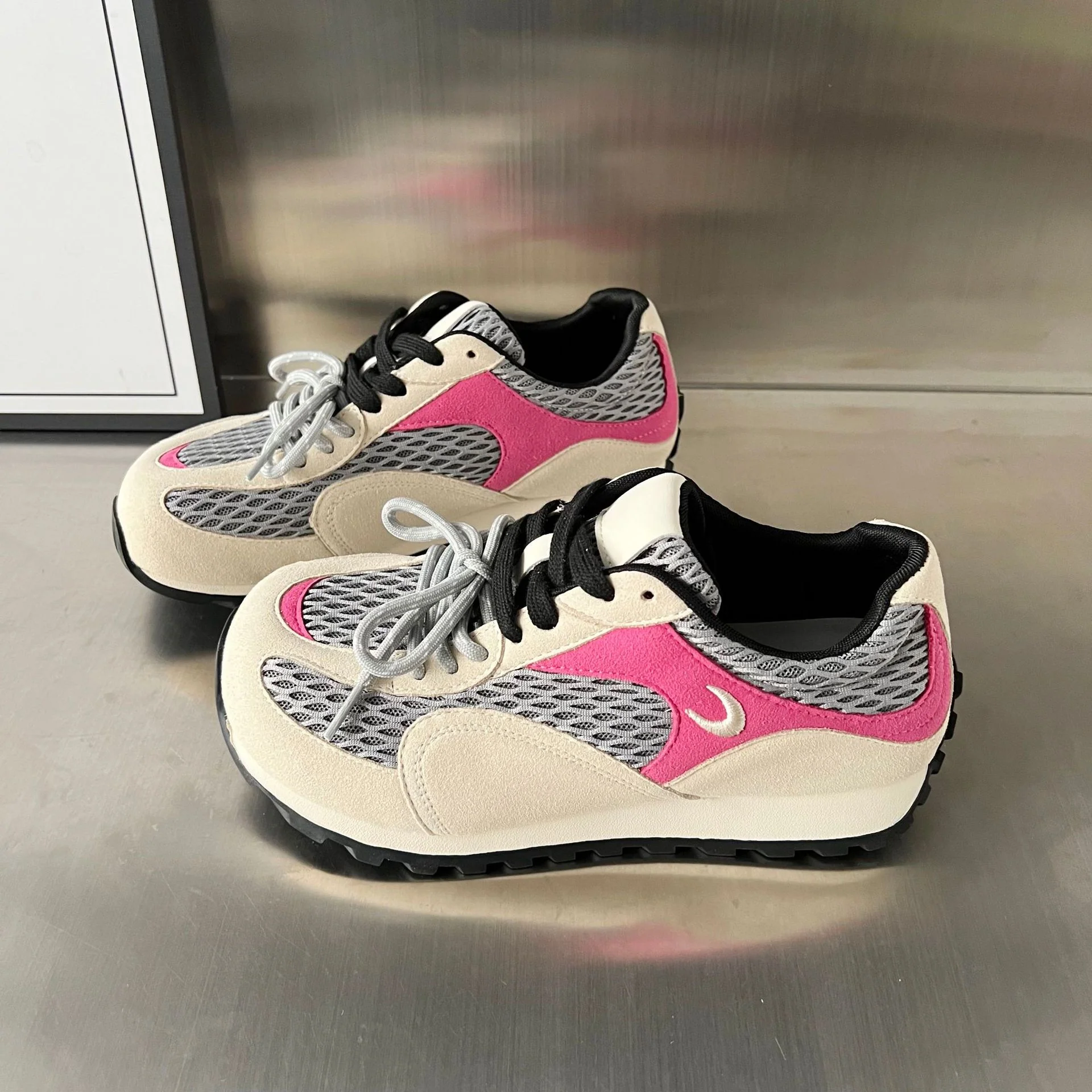 Damen Sportliche Schnürschuhe mit atmungsaktivem Mesh-Obermaterial und rutschfester Sohle Heidi Mode - Image 7