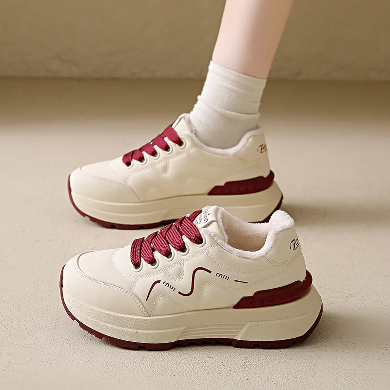 Damen Sportliche Skater Sneakers mit gepolsterter Innensohle und stabiler Laufsohle Heidi Mode - Image 3