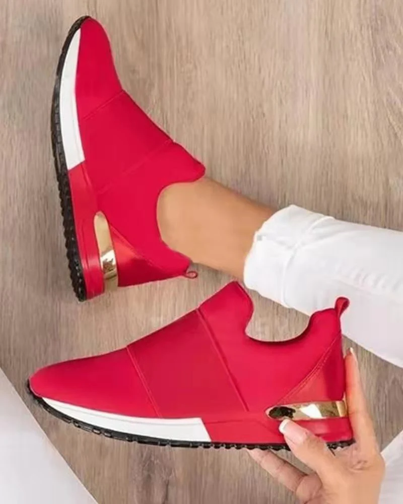 Damen Sportliche Slip-On Sneakers mit atmungsaktiver Mesh-Oberfläche und elegantem Akzent Heidi Mode - Image 3