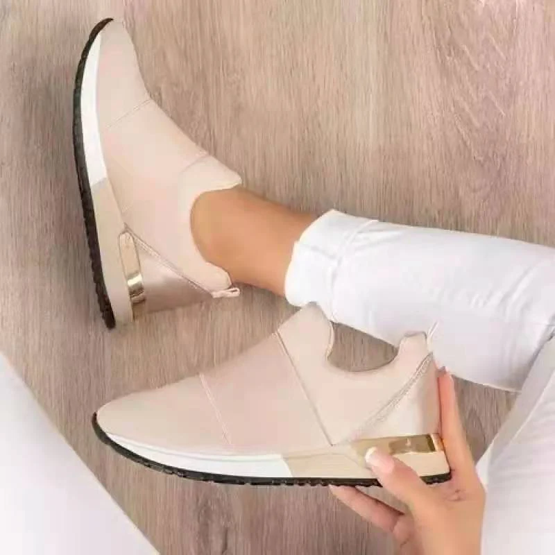 Damen Sportliche Slip-On Sneakers mit modischem Goldakzent Heidi Mode - Image 4