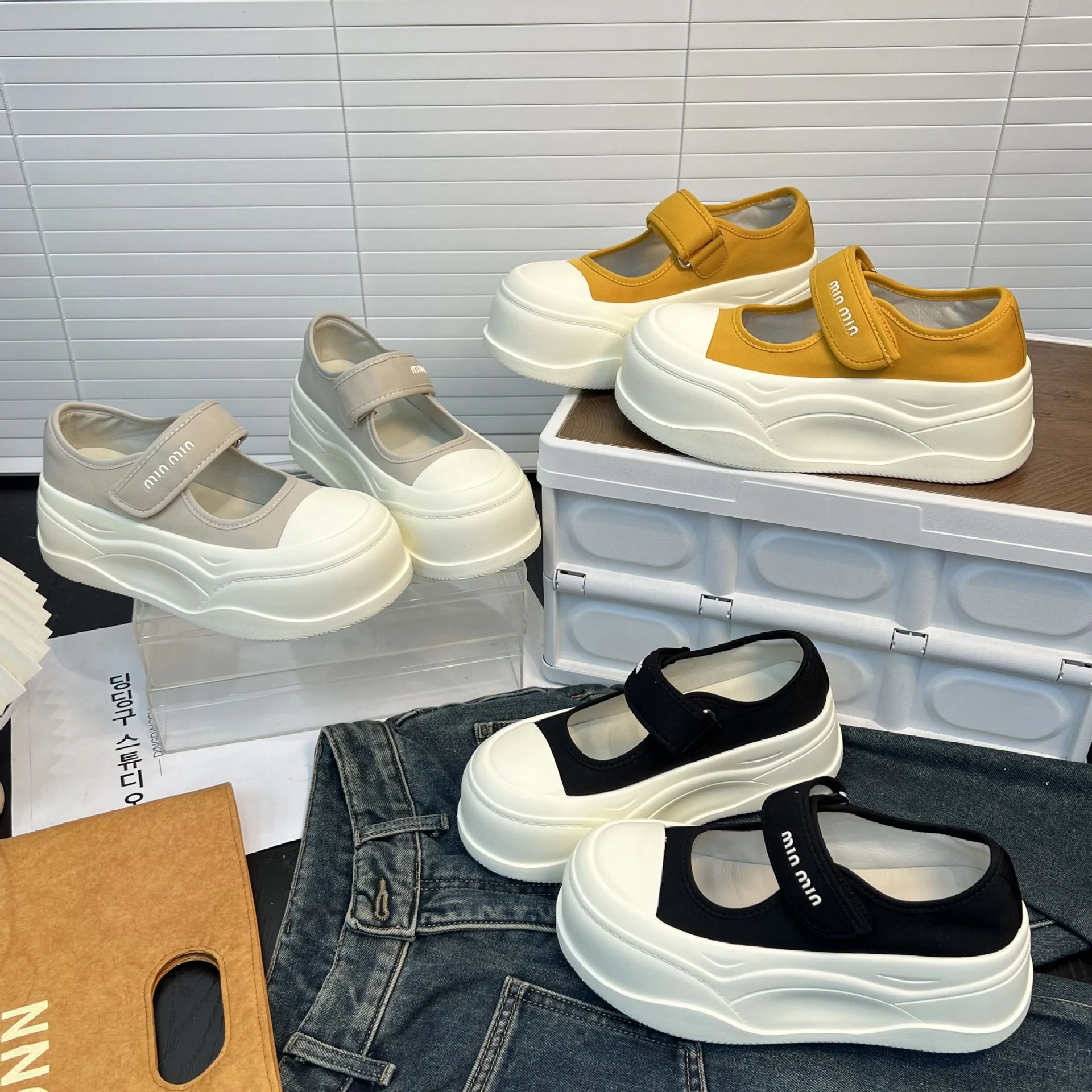 Damen Sportliche Slip-On Sneakers mit verstellbarem Klettverschluss und dämpfendem Fußbett Heidi Mode - Image 4
