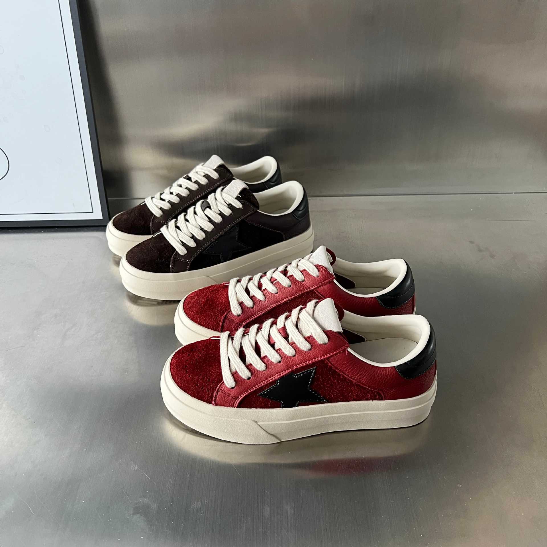 Damen Sportliche Sneaker aus veganem Wildleder mit atmungsaktiver Polsterung Heidi Mode - Image 3