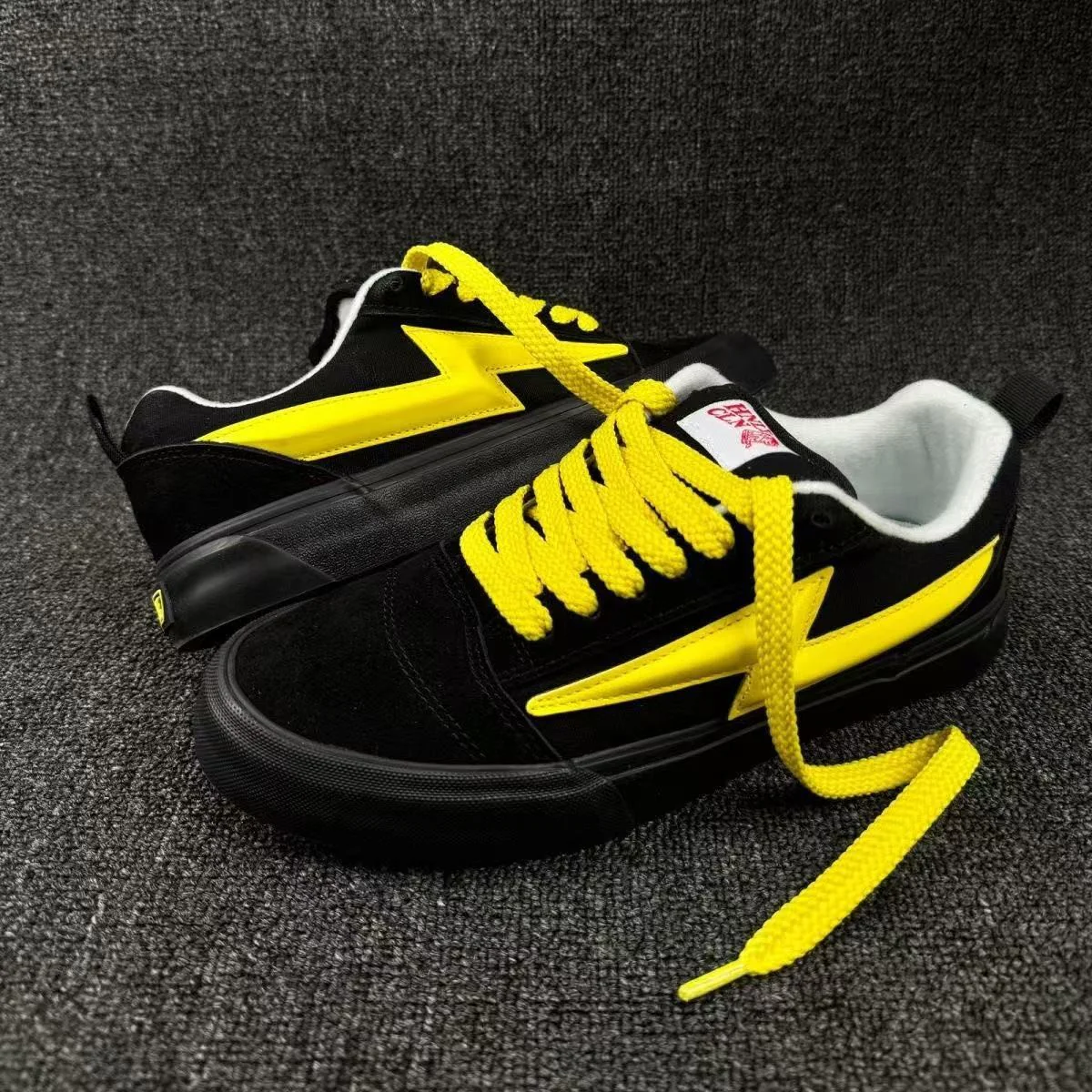 Damen Sportliche Sneaker im dynamischen Blitzdesign Heidi Mode - Image 6