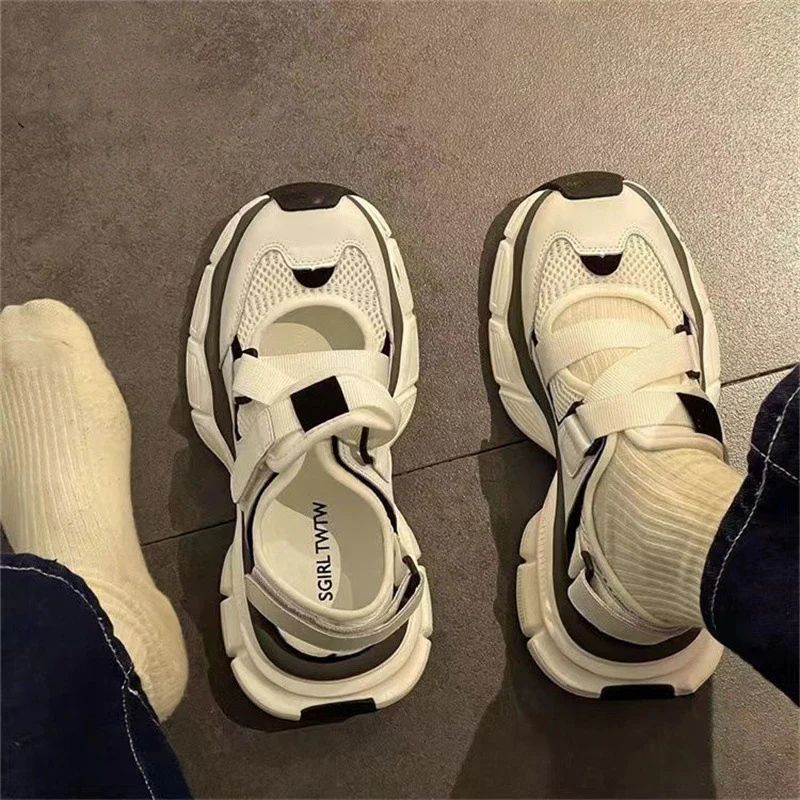 Damen Sportliche Sneaker mit atemberaubendem Design und verstellbaren Riemen Heidi Mode - Image 3