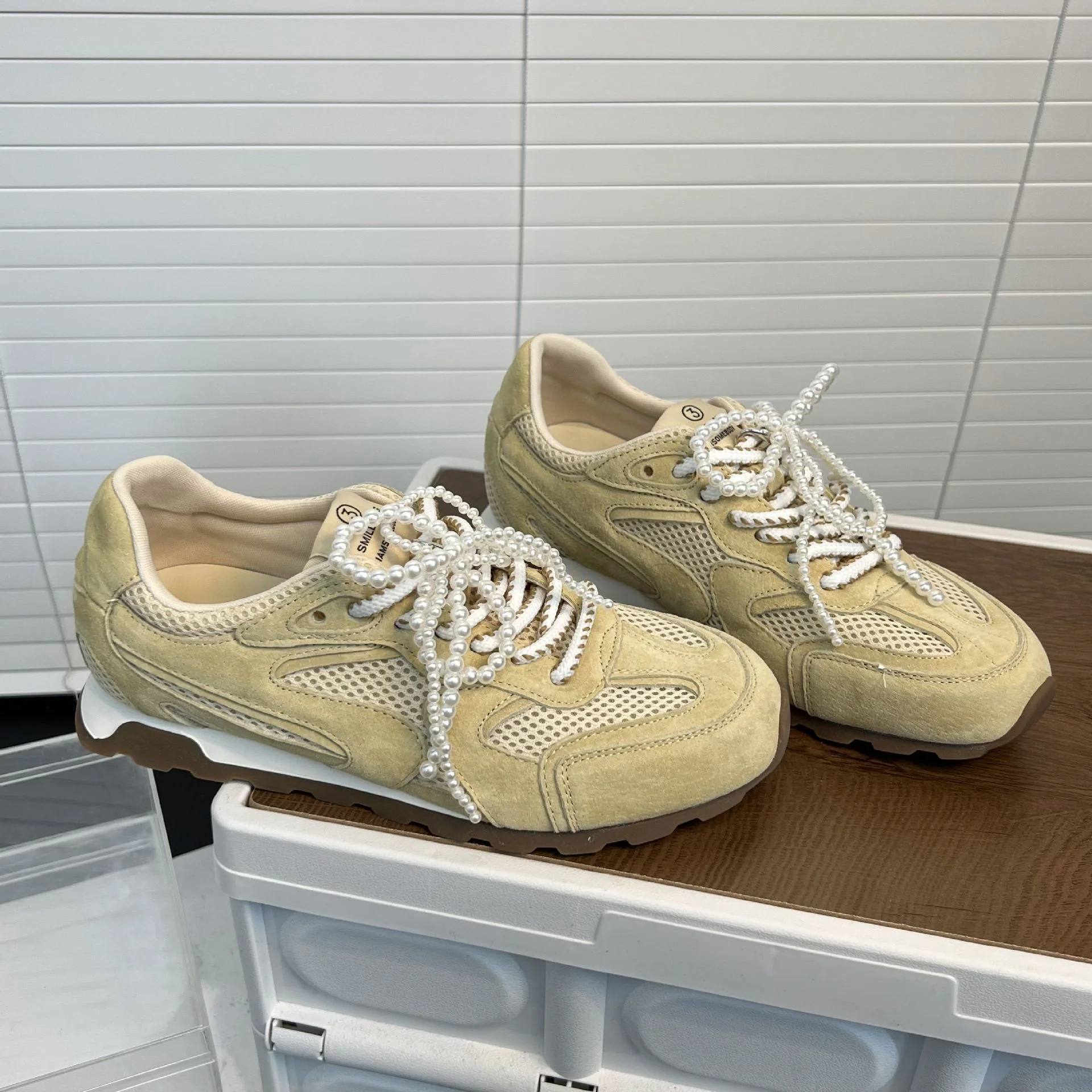 Damen Sportliche Sneaker mit atmungsaktivem Mesh und luxuriösem Veloursleder Heidi Mode - Image 4