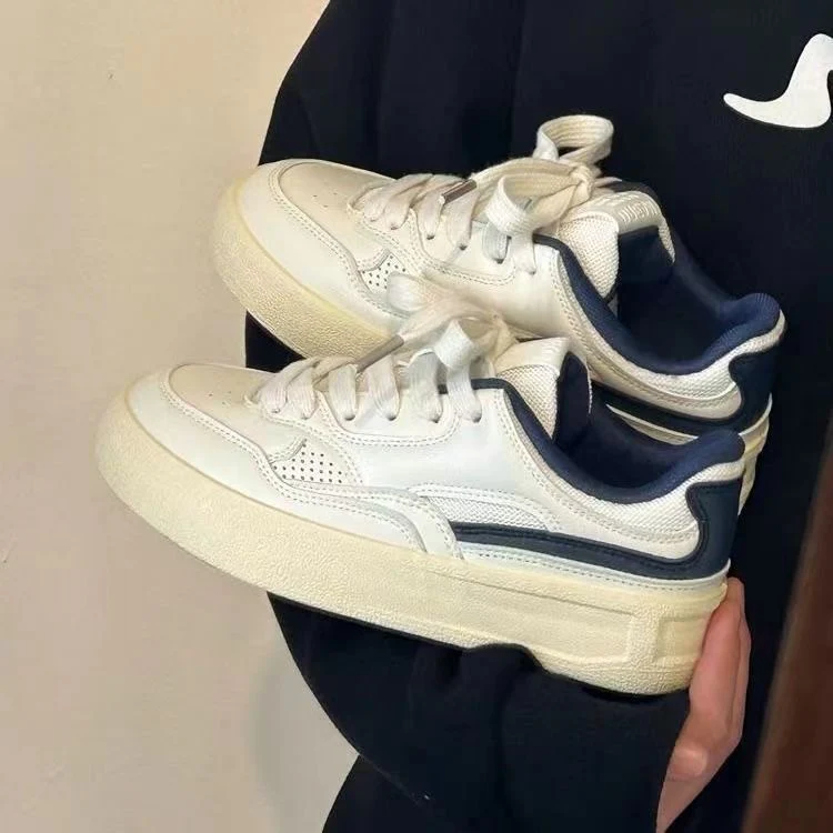 Damen Sportliche Sneaker mit atmungsaktivem Obermaterial und dämpfender Sohle Heidi Mode - Image 2