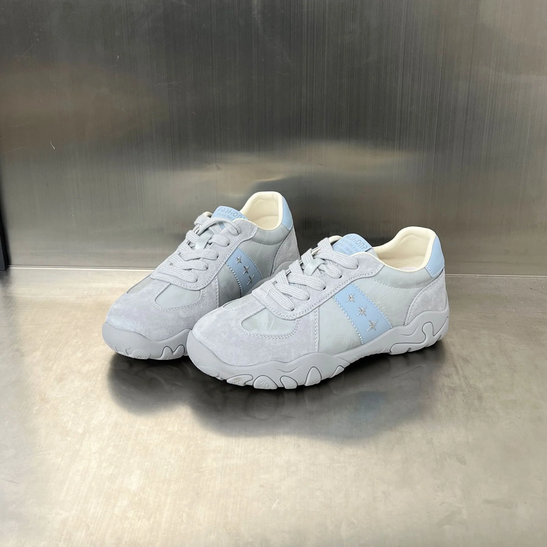 Damen Sportliche Sneaker mit atmungsaktivem Obermaterial und innovativer Dämpfungstechnologie Heidi Mode - Image 4