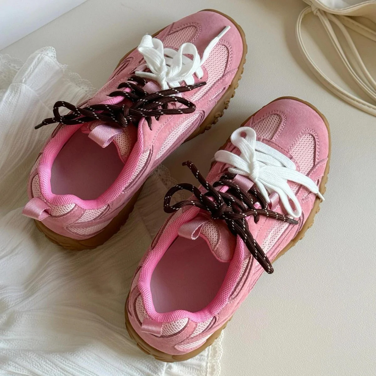 Damen Sportliche Sneaker mit atmungsaktivem Obermaterial und modischem Design Heidi Mode - Image 4