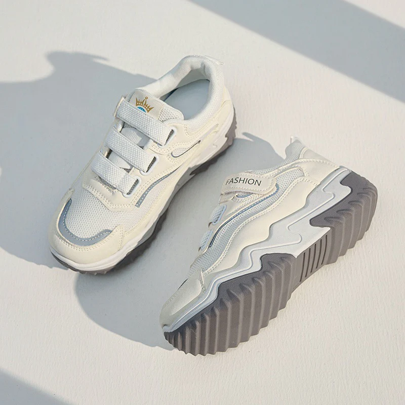 Damen Sportliche Sneaker mit atmungsaktiven Obermaterial und komfortablem Klettverschluss Heidi Mode - Image 7