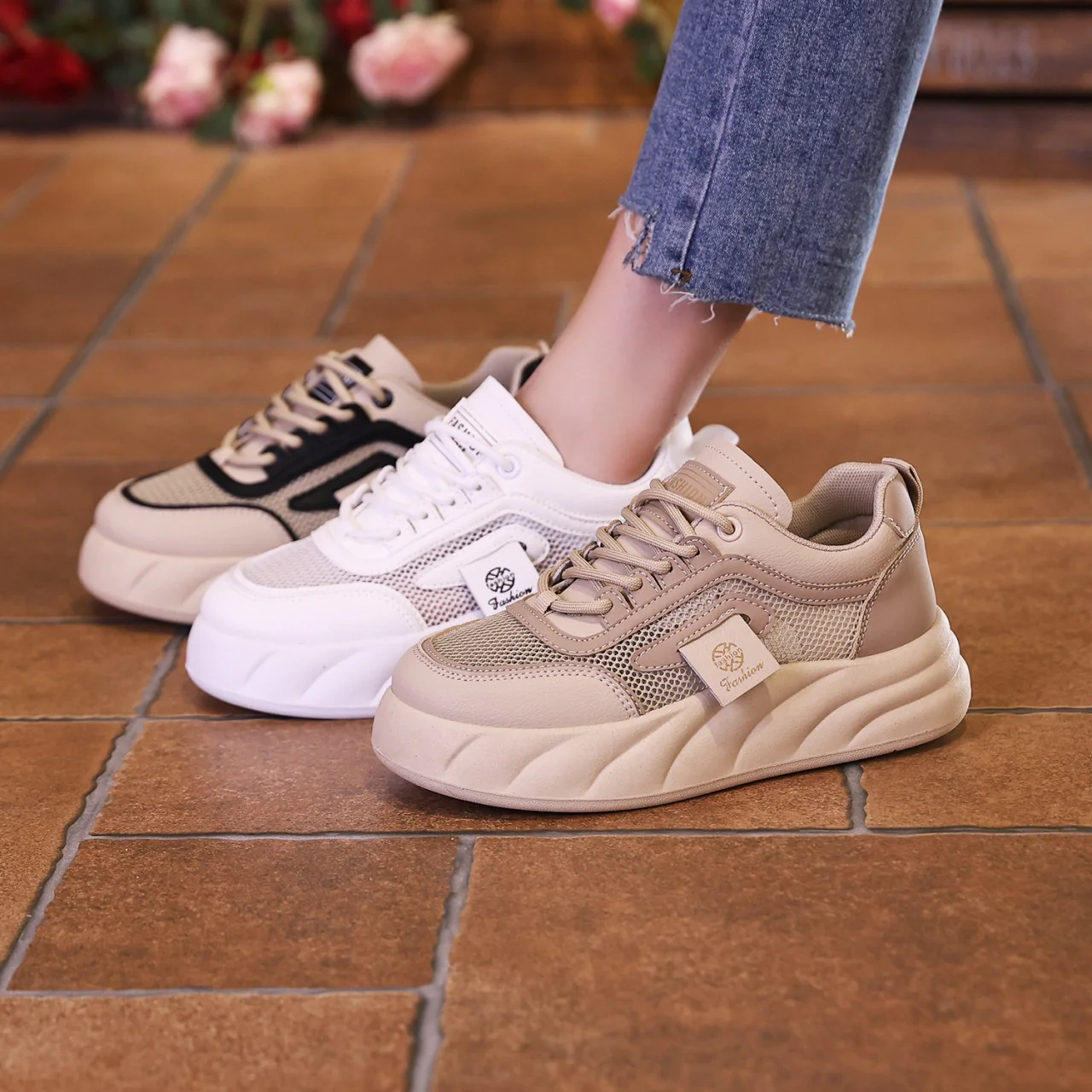 Damen Sportliche Sneaker mit atmungsaktiver Mesh-Oberfläche und dämpfender Sohle Heidi Mode - Image 2