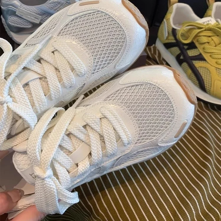 Damen Sportliche Sneaker mit atmungsaktiver Mesh-Oberfläche und stabilisierender Sohle Heidi Mode - Image 4