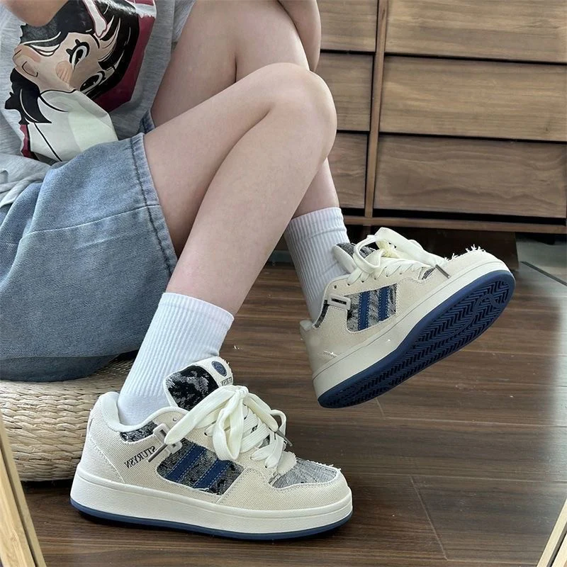 Damen Sportliche Sneaker mit atmungsaktiver Oberflächenstruktur und modischem Design Heidi Mode - Image 2