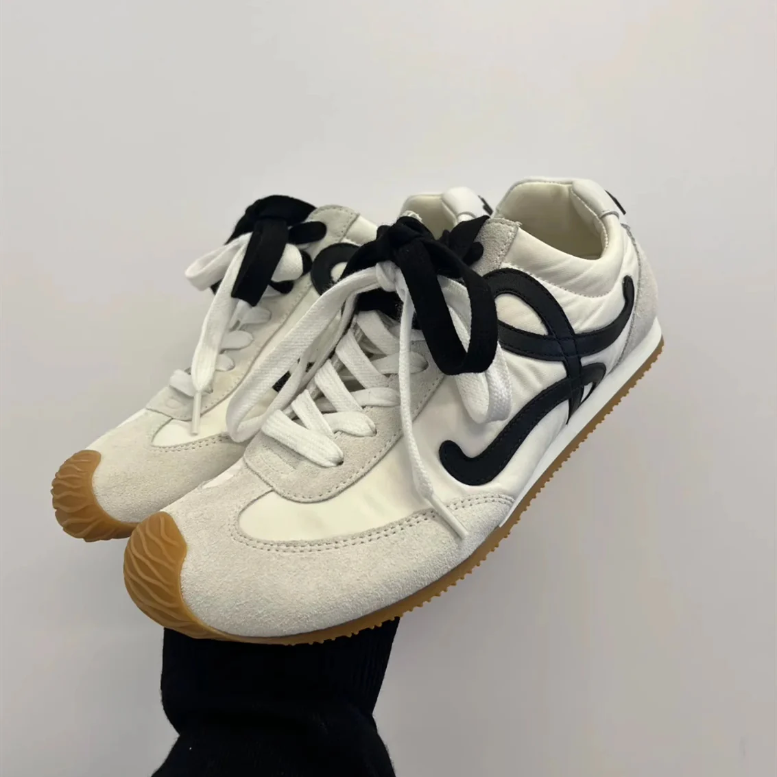 Damen Sportliche Sneaker mit atmungsaktiver Obermaterialkombination und rutschfester Laufsohle Heidi Mode - Image 8