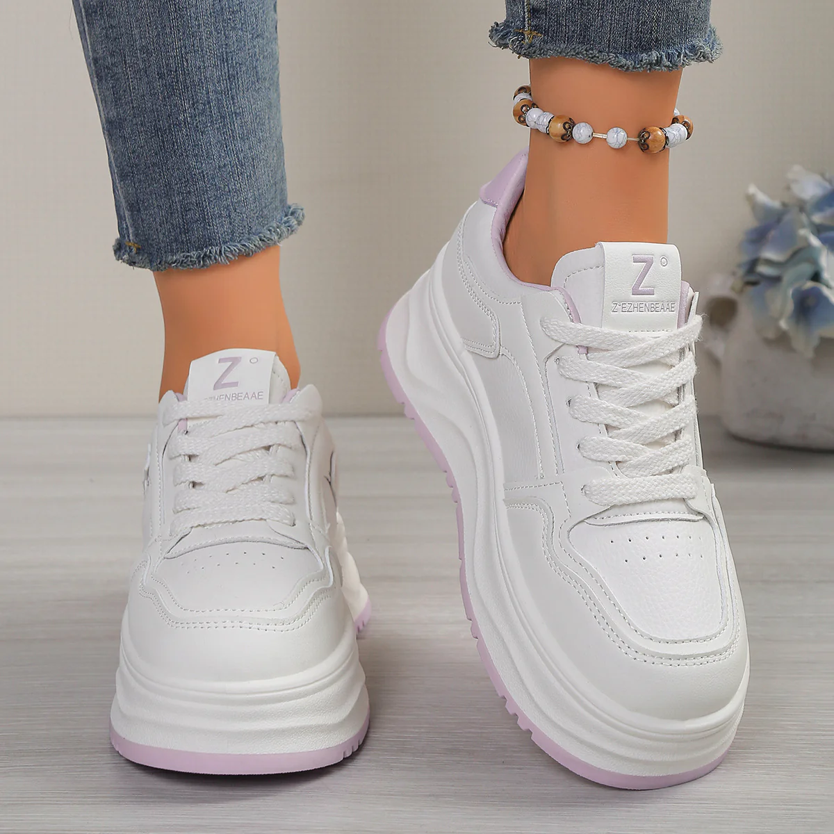 Damen Sportliche Sneaker mit dämpfender Laufsohle und modischem Design Heidi Mode - Image 2