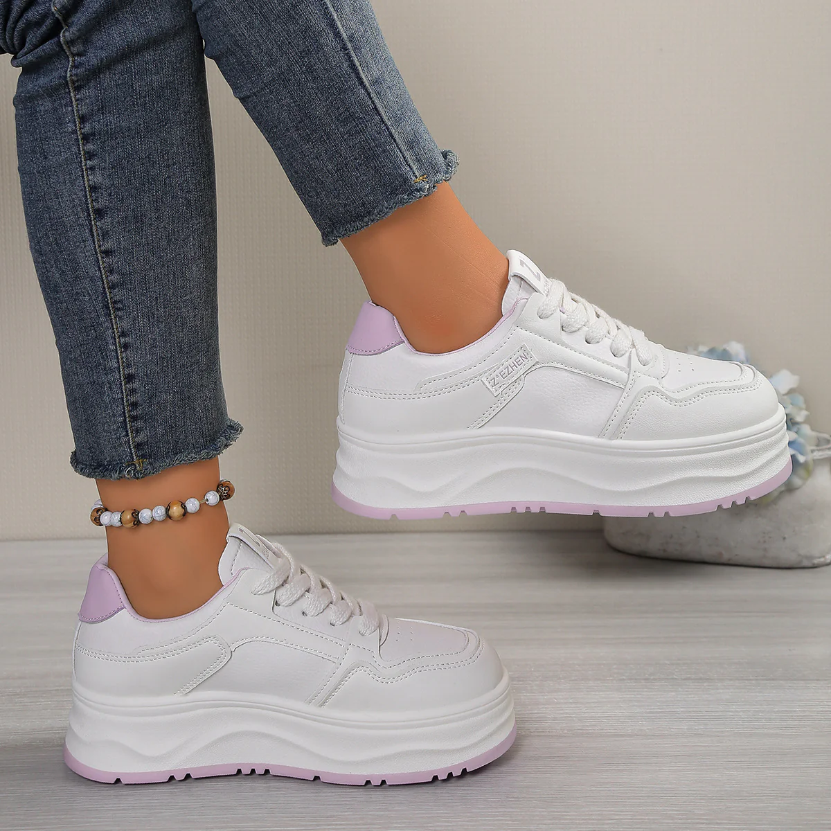 Damen Sportliche Sneaker mit dämpfender Laufsohle und modischem Design Heidi Mode - Image 3