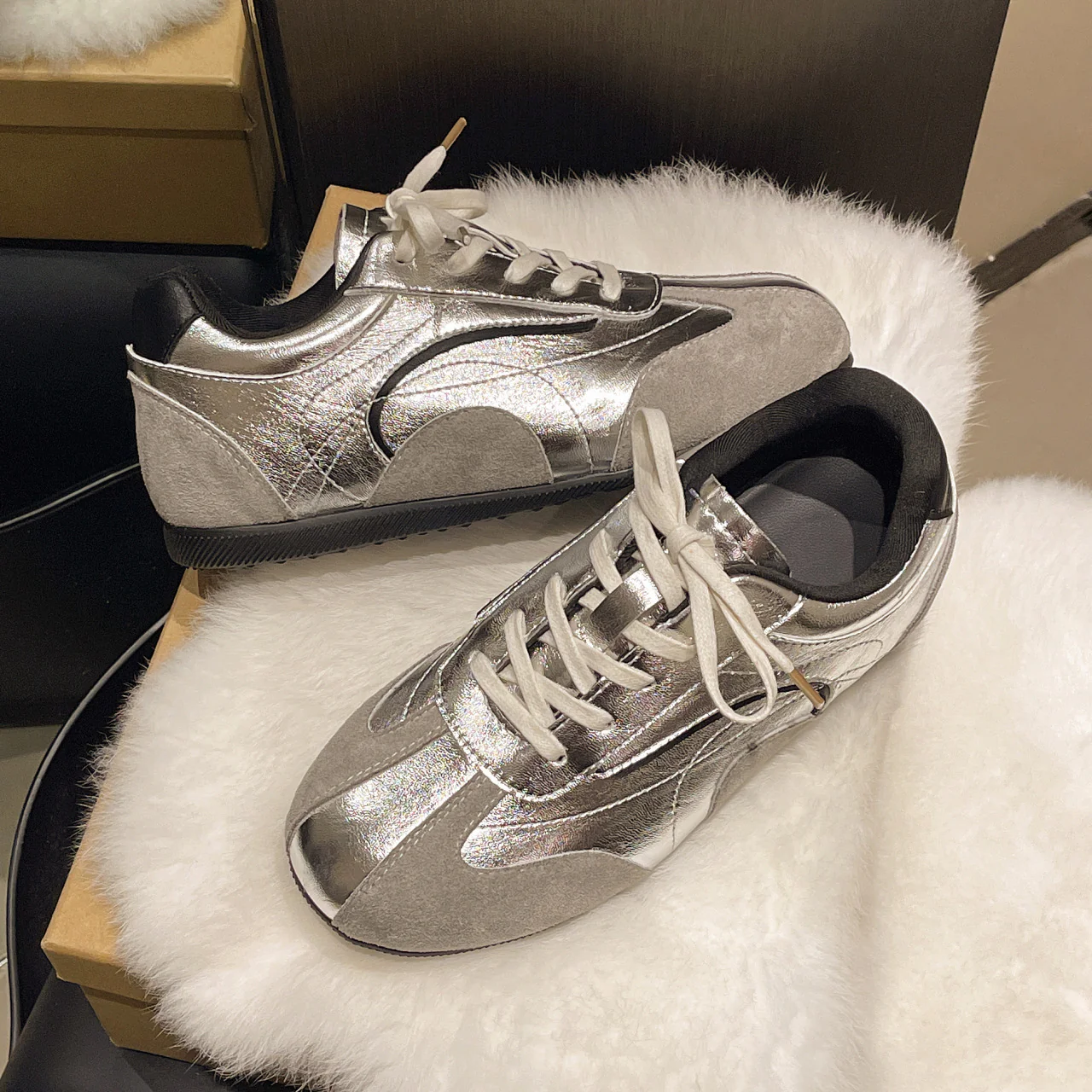 Damen sportliche Sneaker mit eleganten Akzenten und komfortablem Fußbett Heidi Mode - Image 7