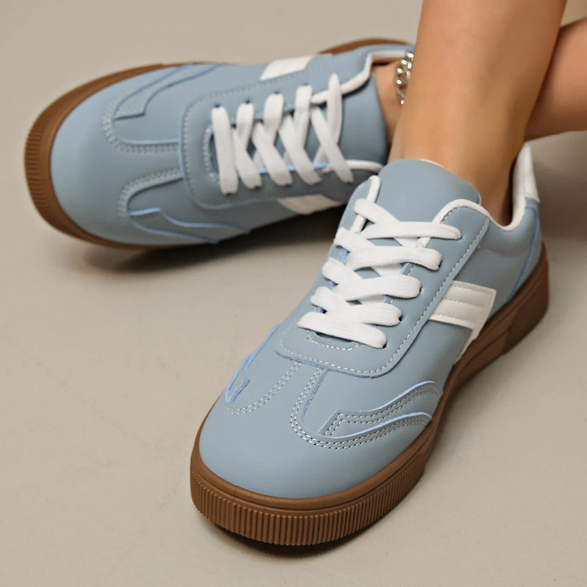Damen Sportliche Sneaker mit flexiblem Sohlenprofil und atmungsaktivem Obermaterial Heidi Mode - Image 4