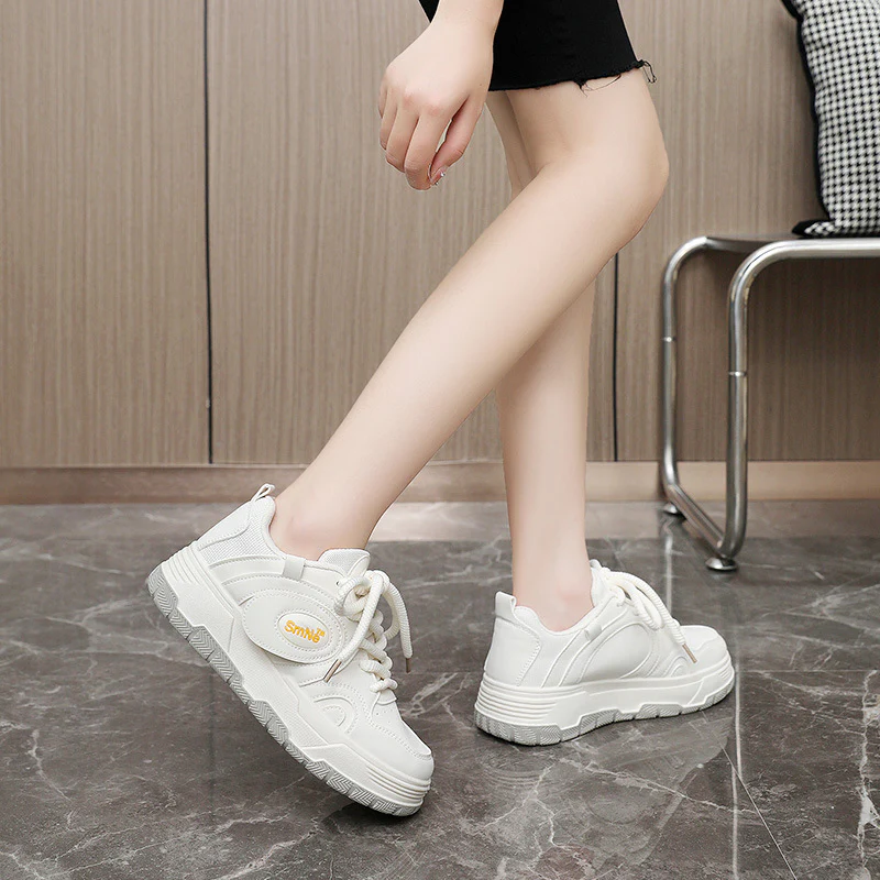 Damen Sportliche Sneaker mit gepolstertem Innenfutter und rutschfester Sohle Heidi Mode - Image 3