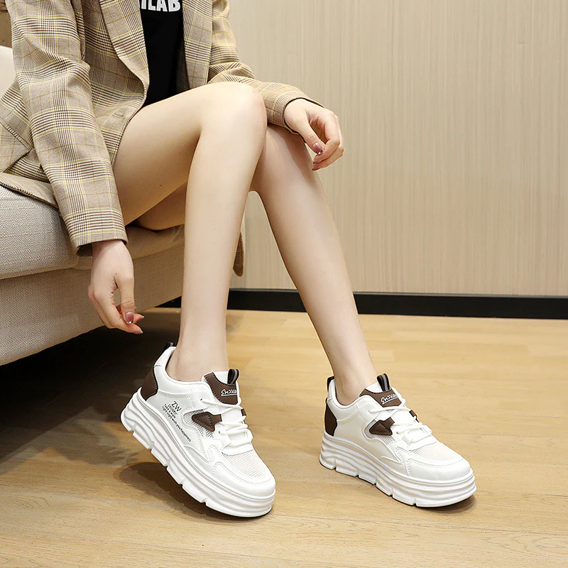 Damen Sportliche Sneaker mit hochgezogenem Design Heidi Mode - Image 4