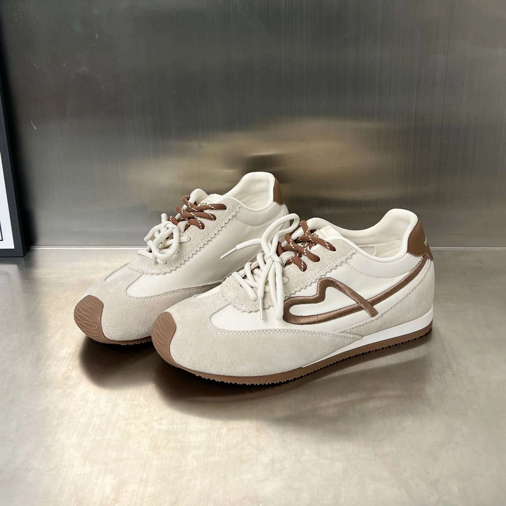 Damen sportliche Sneaker mit hochwertiger Verarbeitung und rutschfester Sohle Heidi Mode - Image 5