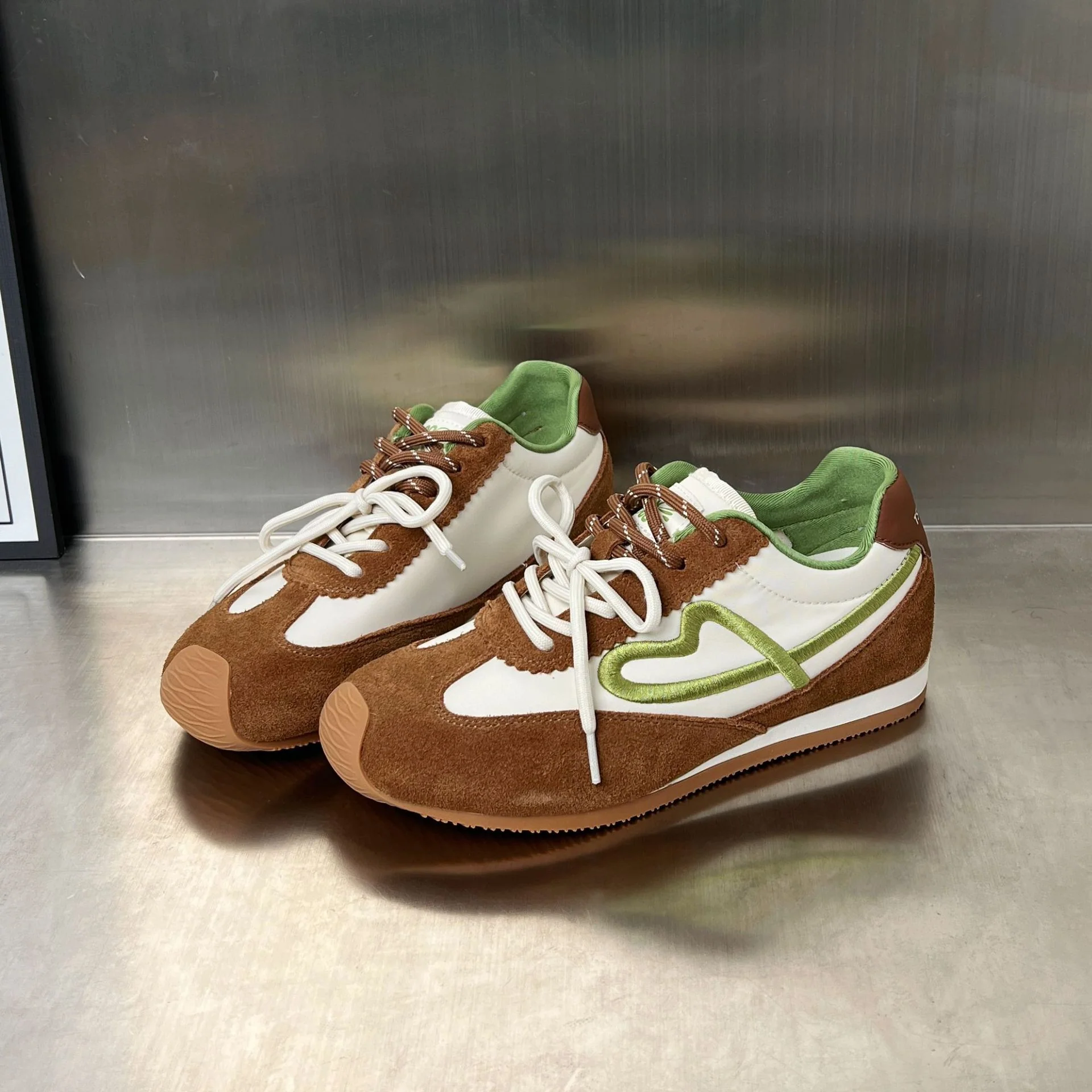 Damen sportliche Sneaker mit hochwertiger Verarbeitung und rutschfester Sohle Heidi Mode - Image 6