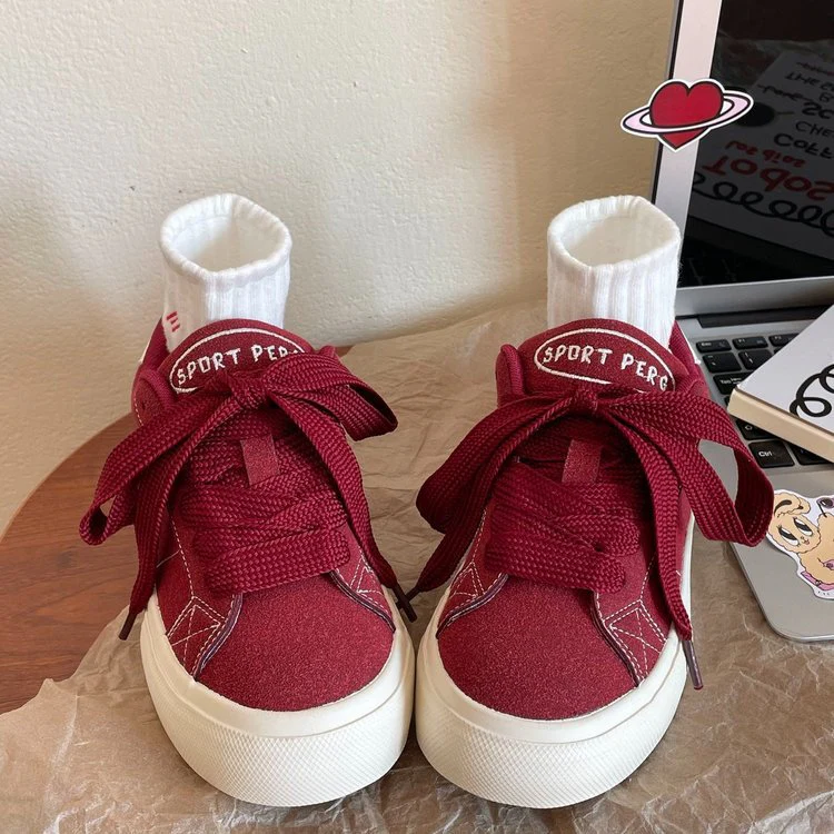Damen Sportliche Sneaker mit hohem Kragen und eleganter Schnürung Heidi Mode - Image 2