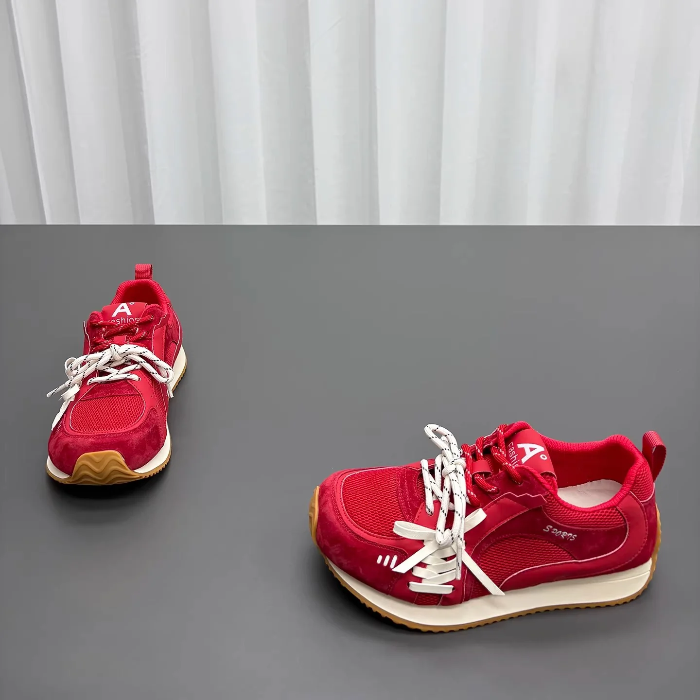Damen Sportliche Sneaker mit innovativer Schnürtechnologie und atmungsaktiver Obermaterialkombination Heidi Mode - Image 4