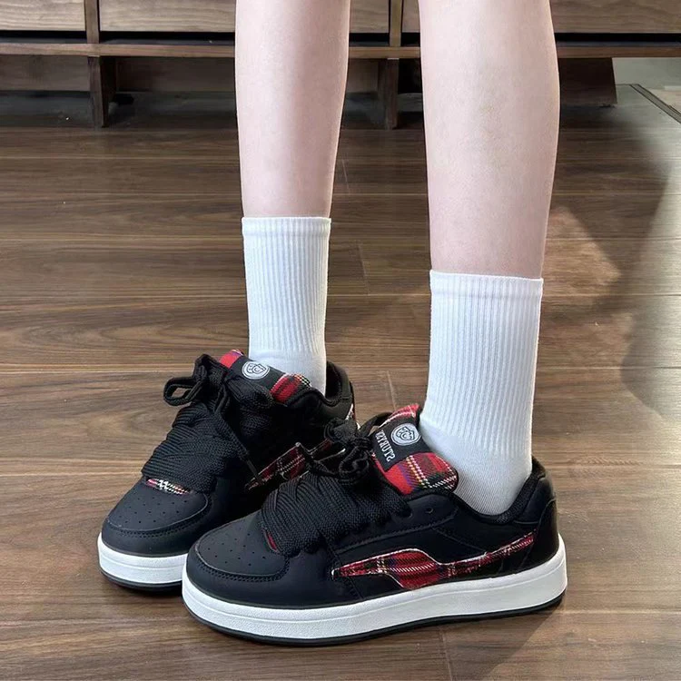 Damen Sportliche Sneaker mit kariertem Detail und rutschfester Sohle Heidi Mode